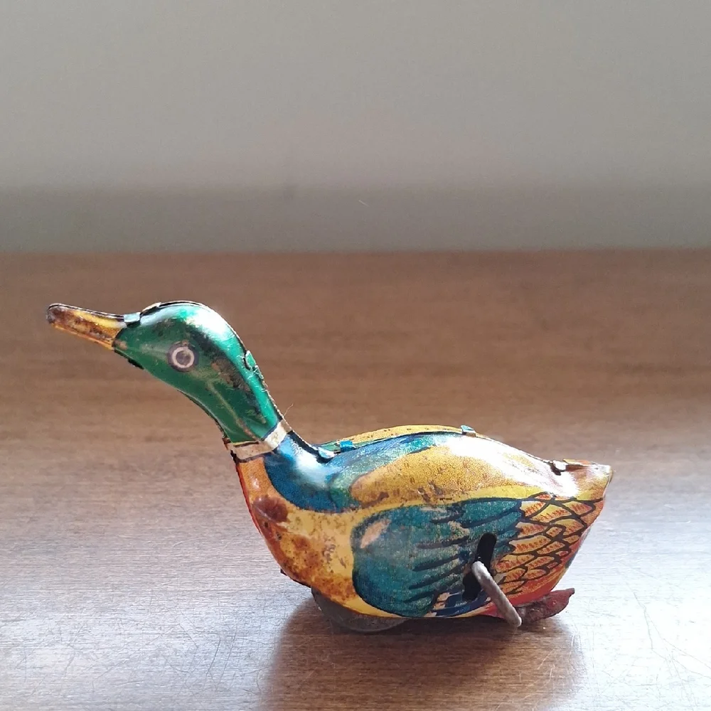 Inakita Japan Vintage Style Yellow & Green Duck Wind-Up Toy for Birds Category